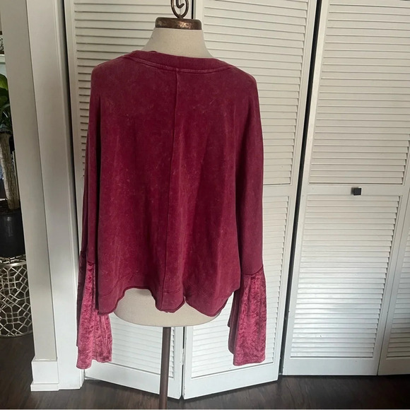 Free People Glorious Sleeves red pullover bell sleeves sweatshirt sweater medium - Picture 3 of 10
